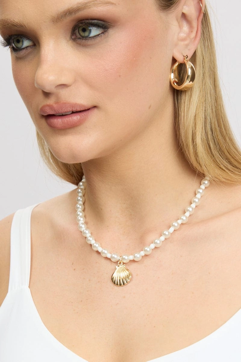 Gold Shell Pendent Beads Necklace